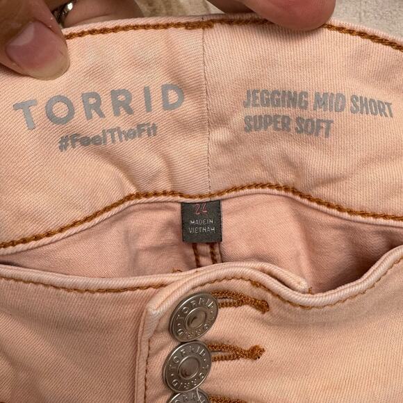 Torrid Salmon 5 Inch Jegging Super Soft High-Rise Shorts Size 24 - Picture 9 of 11